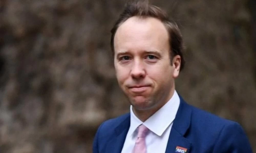 Το υπουργείο Υγείας ερευνά τη διαρροή του βίντεο με τον Χάνκοκ